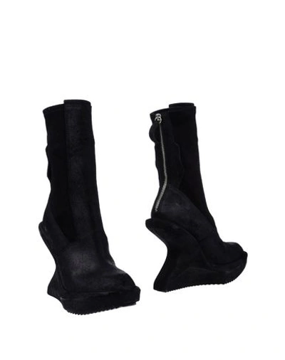 Cinzia Araia Ankle Boots In Black