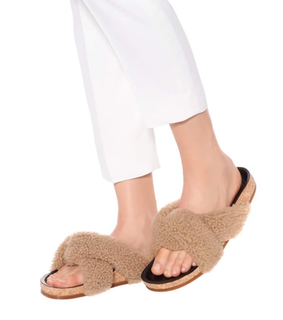 Shop Chloé Shearling Slip-on Sandals In Piek Saed