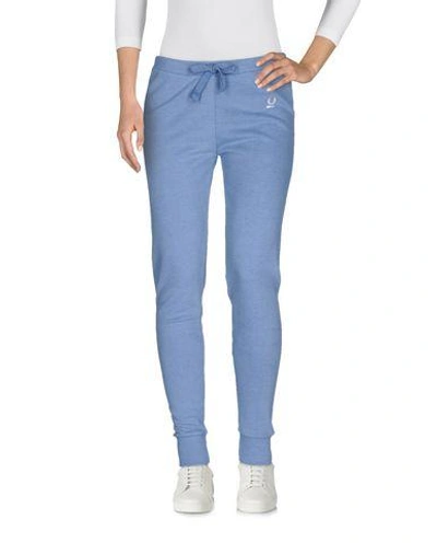 Fred Perry Casual Pants In Sky Blue