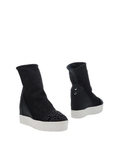 Alexander Smith Ankle Boots In Black