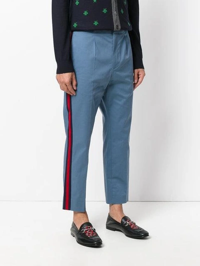 Shop Gucci Cropped-hose Mit Webstreifen In Blue