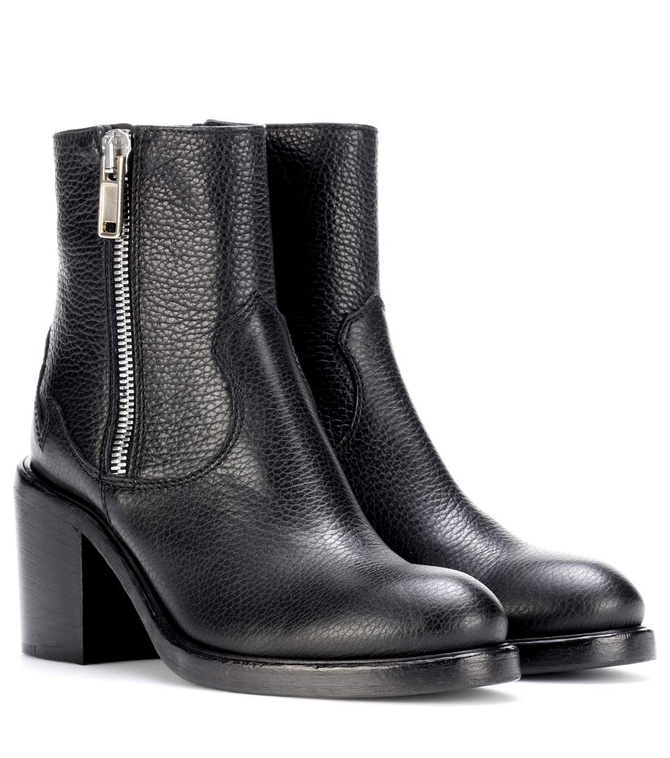 mcq boots