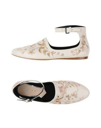 Shop Etro Ballet Flats In Ivory