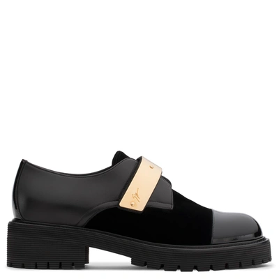 Shop Giuseppe Zanotti - Black Leather Shoe With Gold Metal Strap Abigail