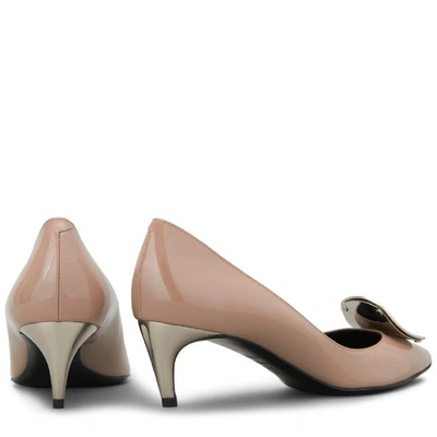 Shop Roger Vivier Chips Pumps In Patent Leather In Grey