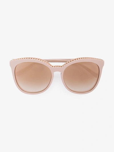 Shop Stella Mccartney Eyewear Sonnenbrille Mit Kettendetail In Pink&purple