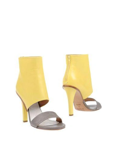 Maison Margiela Ankle Boot In Yellow