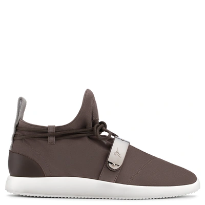 Giuseppe Zanotti - Brown Suede Trainer With Metal Accessory Hayden In Grey