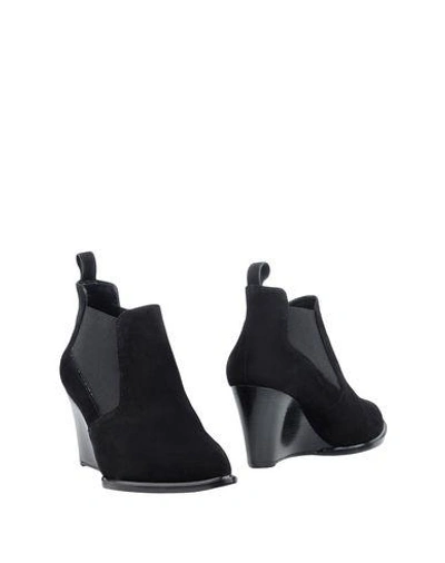 Shop Robert Clergerie Ankle Boot In Black