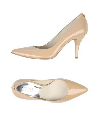 Michael Michael Kors Pump In Beige