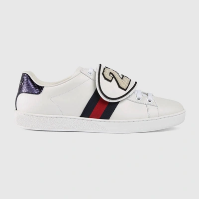 Gucci Ace 运动鞋带有可拆卸贴饰 In 9182 Bianco