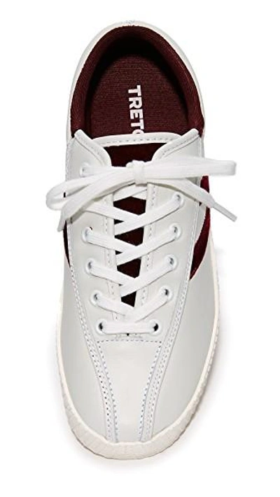 Tretorn Nylite 15 Plus Sneakers In White/rubino