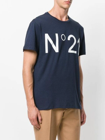 Shop N°21 Logo Patch T-shirt In Blue