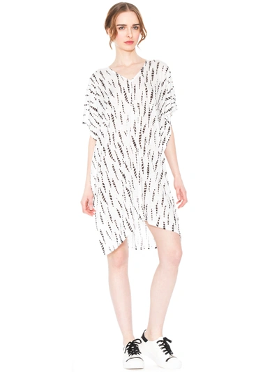 Alice And Olivia Nola V Neck Draped Tunic - White / Black