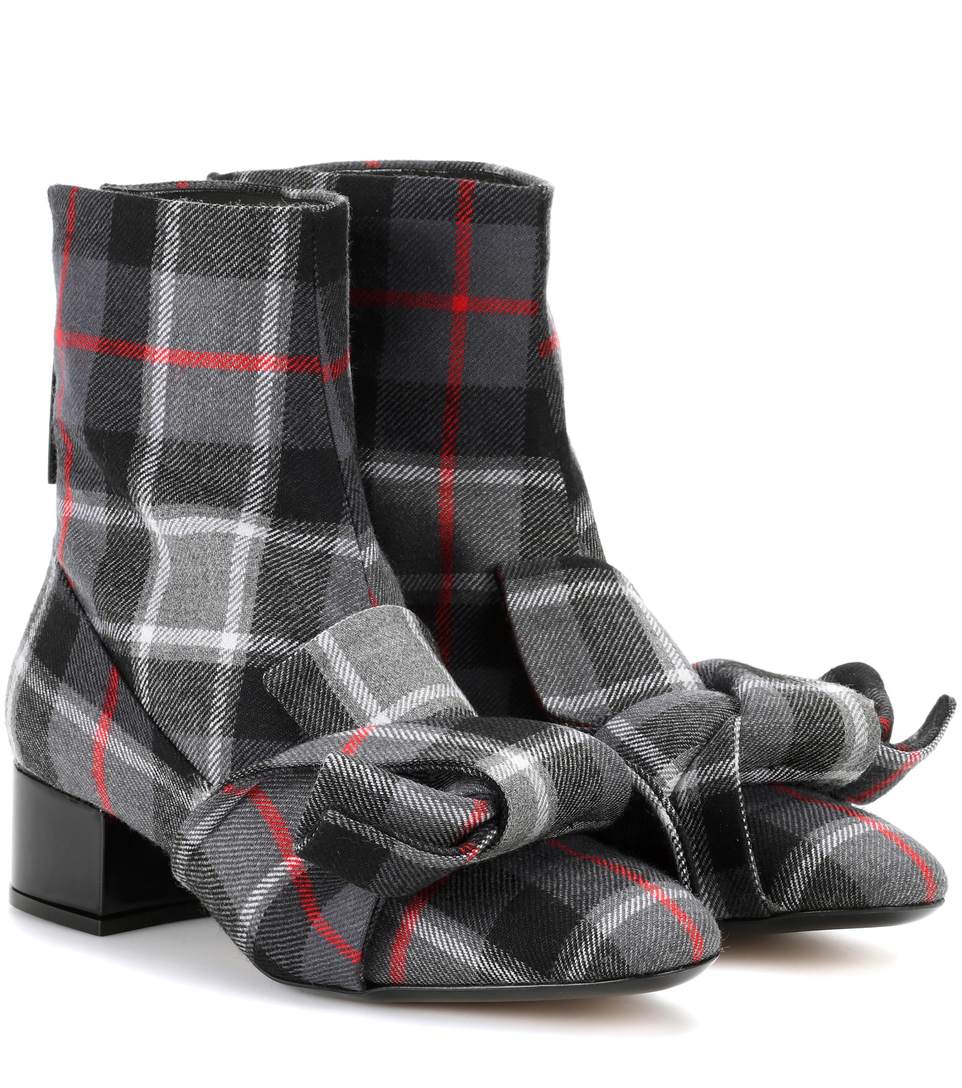 n 21 boots