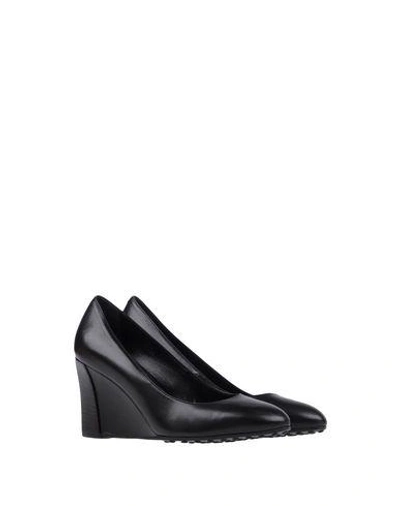 Shop Tod's Pump In Black