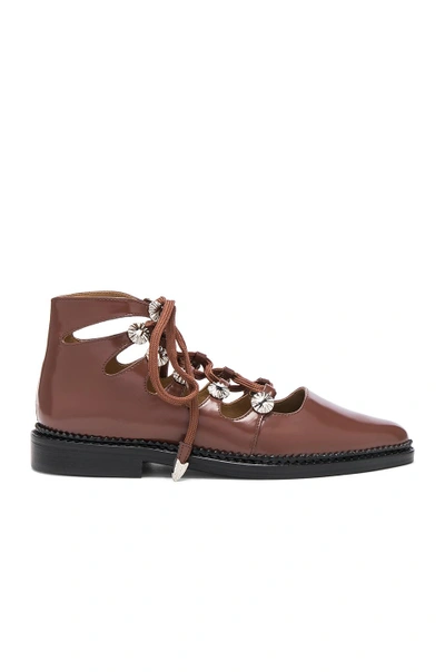 Toga Polido Lace-up Leather Flats In Brown