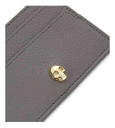 Shop Alexander Mcqueen Skull Leather Card Holder In Graphite Gold