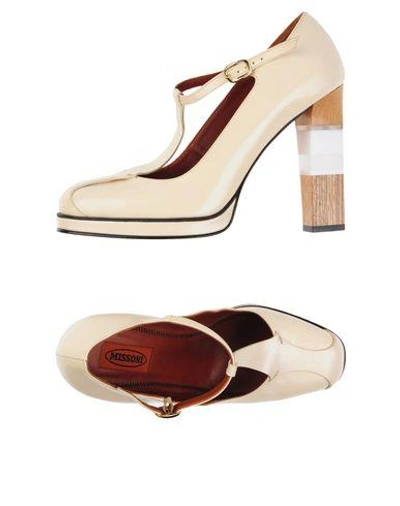 Shop Missoni Pump In Ivory