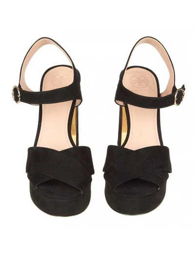 Shop Tory Burch Sandalo Con Platform Loretta In Black