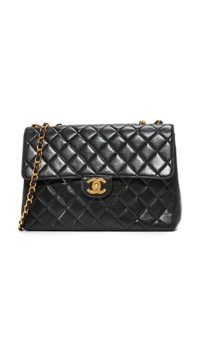 Chanel Jumbo 2.55 Shoulder Bag (previously Owned) In Black