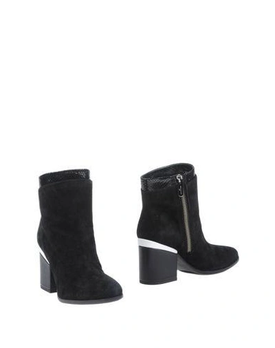 Shop Hogan Woman Ankle Boots Black Size 5.5 Leather