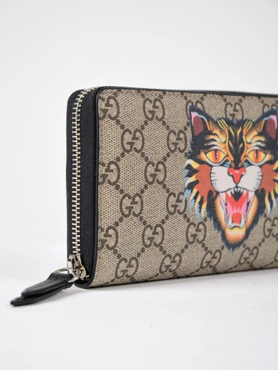 Shop Gucci Angry Cat Print Gg Supreme Wallet In Nude & Neutrals