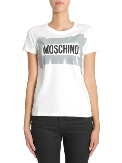 Shop Moschino Regular Fit T-shirt In Bianco
