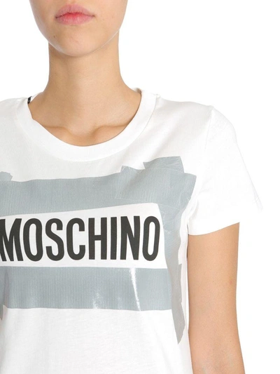 Shop Moschino Regular Fit T-shirt In Bianco