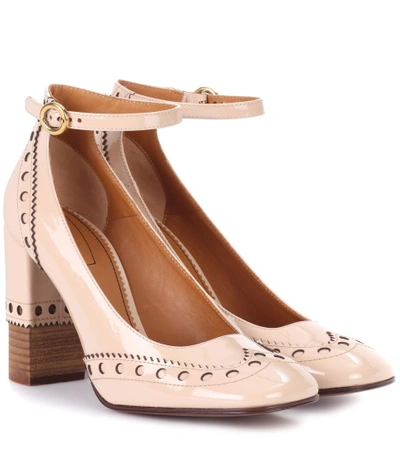 Chloé Perry Patent Leather Pumps In Beige