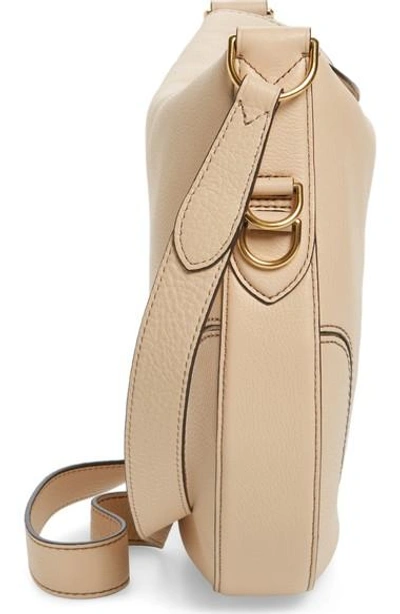Shop Marc Jacobs Leather Shoulder Bag - Beige In Buff