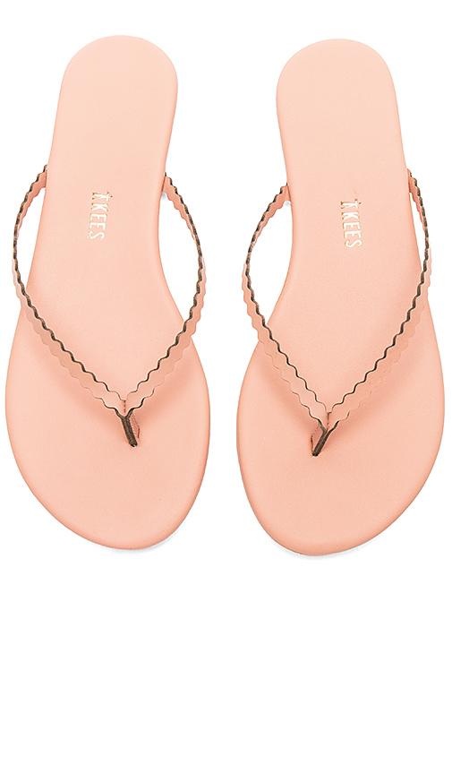 tkees scalloped flip flops