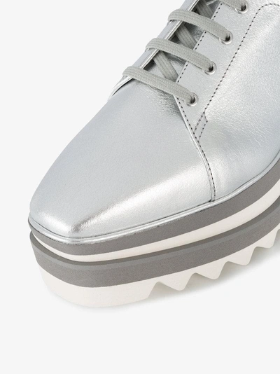 Shop Stella Mccartney 'sneak-elyse' Sneakers Mit Plateausohle In Metallic