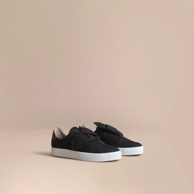 Burberry Trench Knot Cotton Gabardine Sneakers In Black