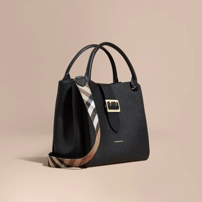 Burberry The Medium Buckle Tote In Grainy Leather In Black | ModeSens