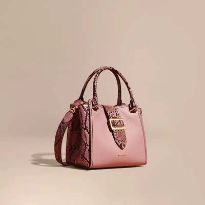 Burberry The Medium Buckle Tote In Grainy Leather And Python In Dusty Pink