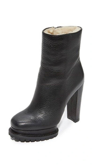 Alice And Olivia Holden Shearling Boots In Black