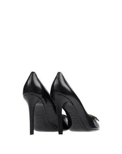 Shop Roger Vivier Pump In Black