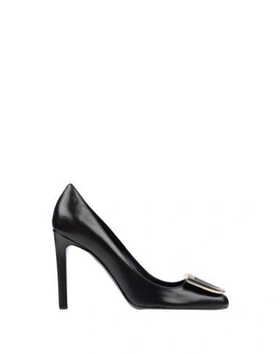 Shop Roger Vivier Pump In Black