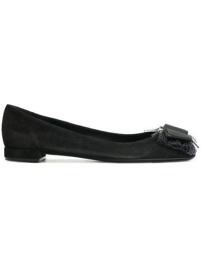 Shop Ferragamo Salvatore  Fringe Bow Ballerinas - Black