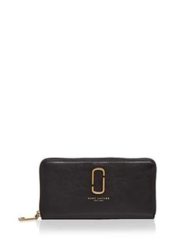 Shop Marc Jacobs Double J Standard Leather Continental Wallet In Black/gold