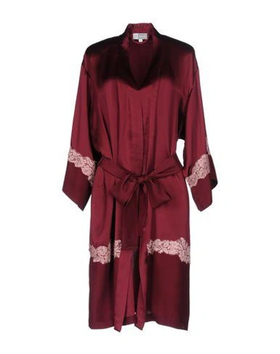 Shop Vivis Robes In Maroon