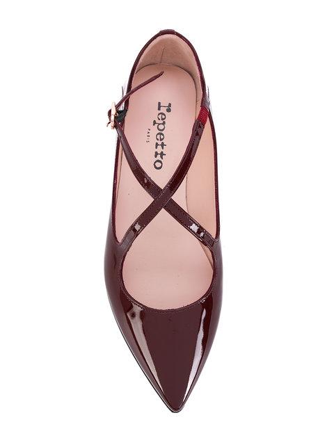 black pointed ballerinas