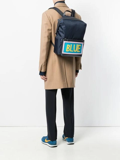 Blue标语贴花设计背包
