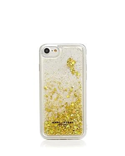 Shop Marc Jacobs Floating Glitter Iphone 7/8 Case In Gold