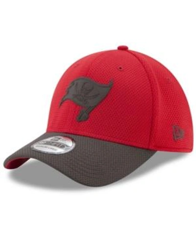 Shop New Era Tampa Bay Buccaneers Logo Surge 39thirty Cap In Red/black
