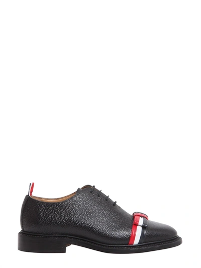 Shop Thom Browne Lace Up Shoes With Bow In Nero