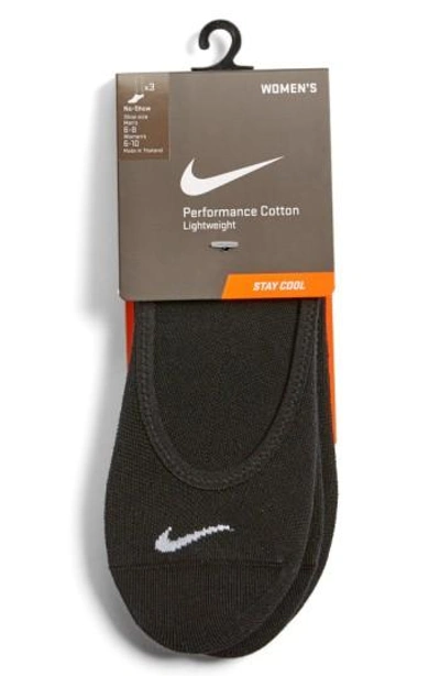 Shop Nike 3-pack No-show Socks In Black/(white)