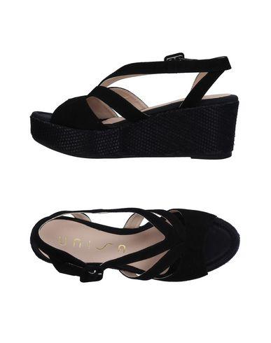 unisa black sandals