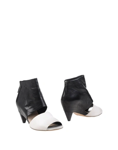 Shop El Ankle Boot In White